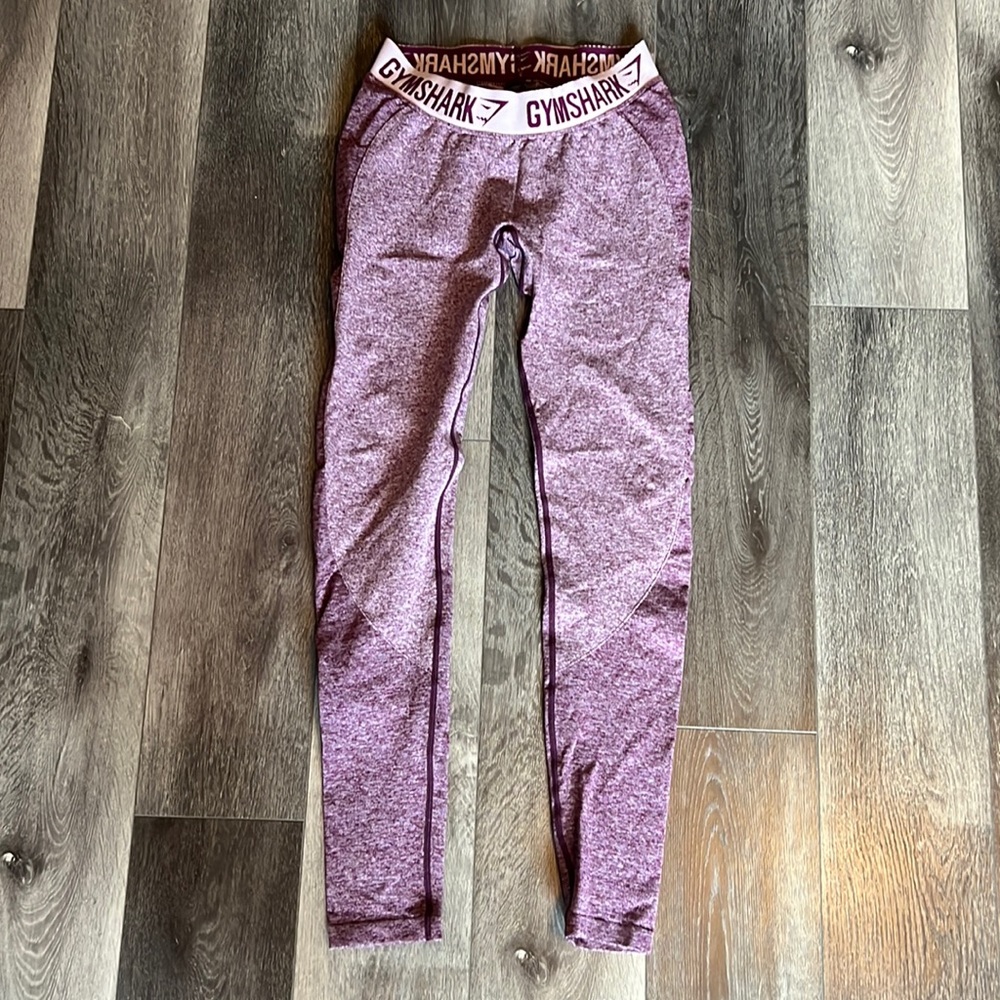 Medium gym shark leggings